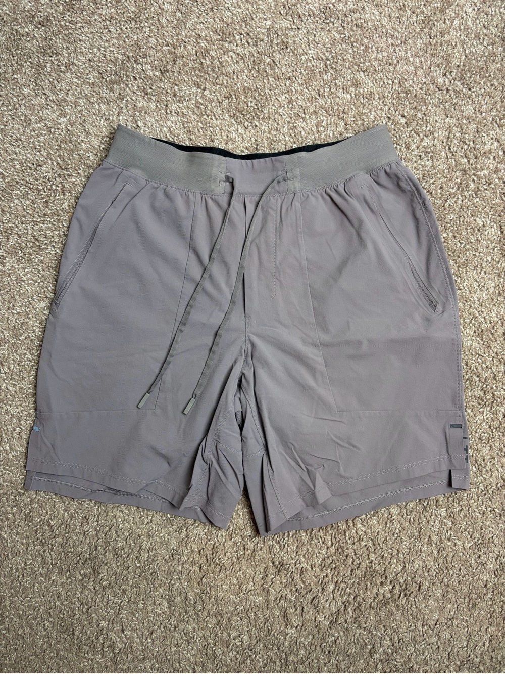 Lululemon license to train shorts size small